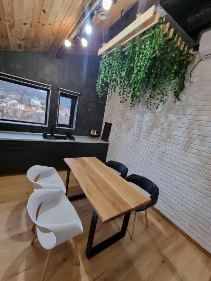 Casa Chiper - Attic Apartment With View Braşov Extérieur photo