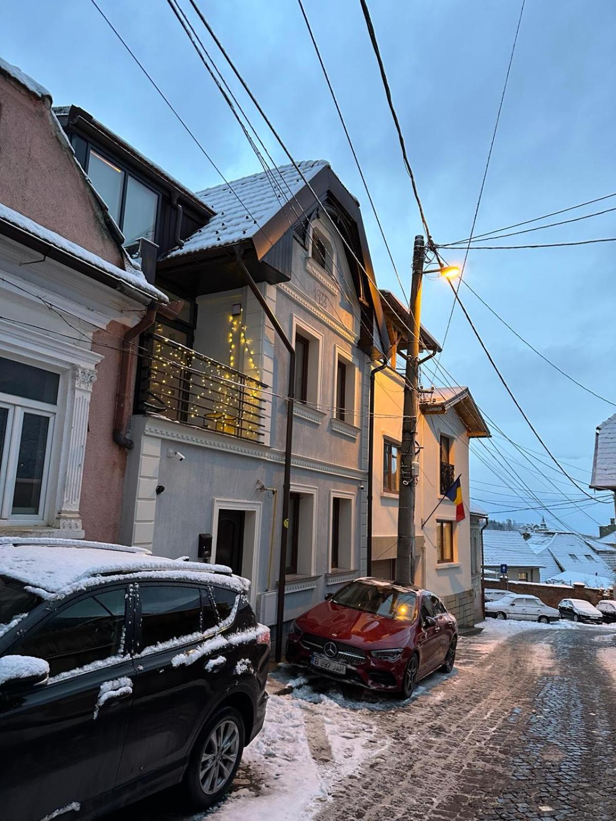 Casa Chiper - Attic Apartment With View Braşov Extérieur photo