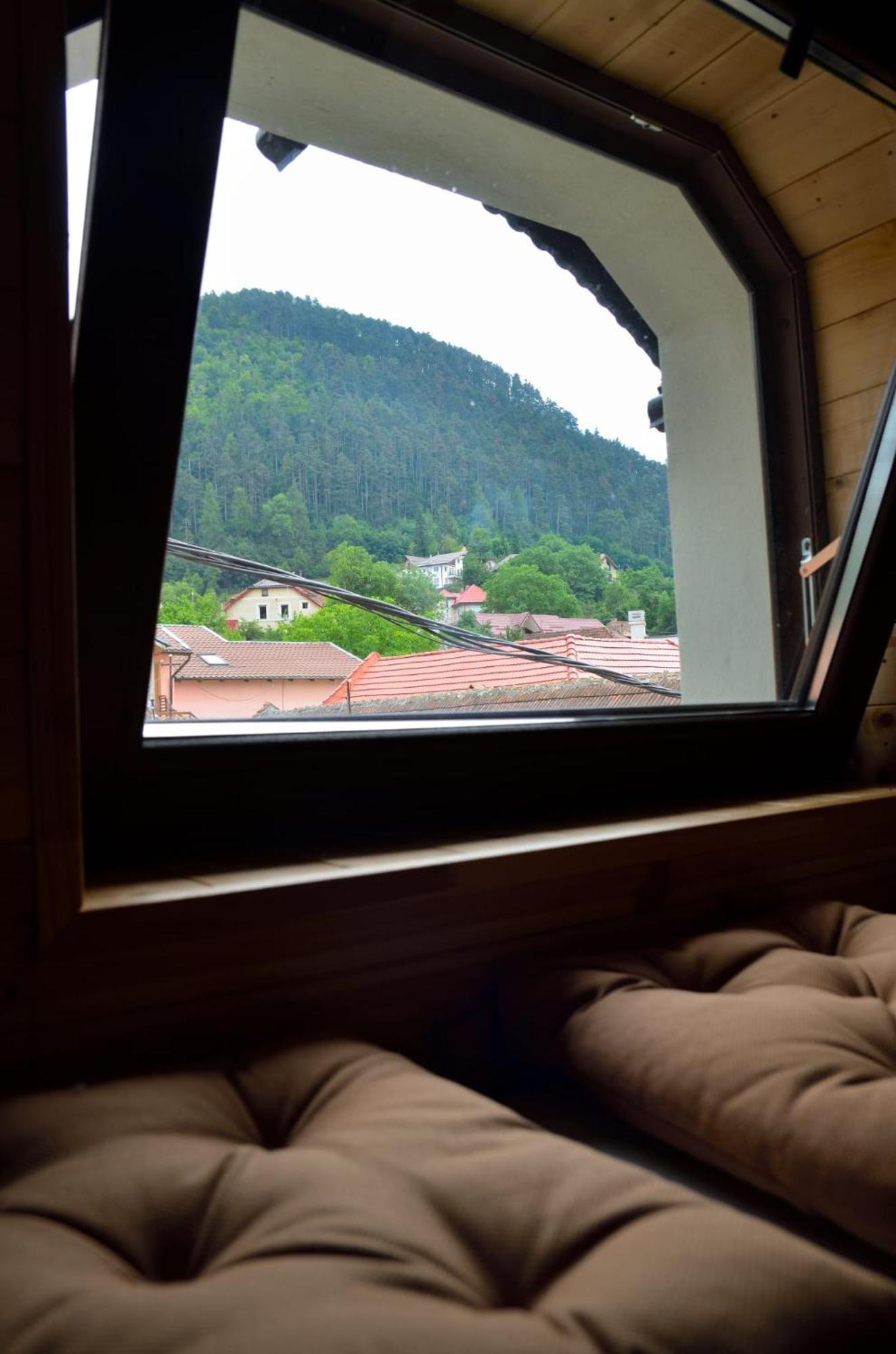 Casa Chiper - Attic Apartment With View Braşov Extérieur photo